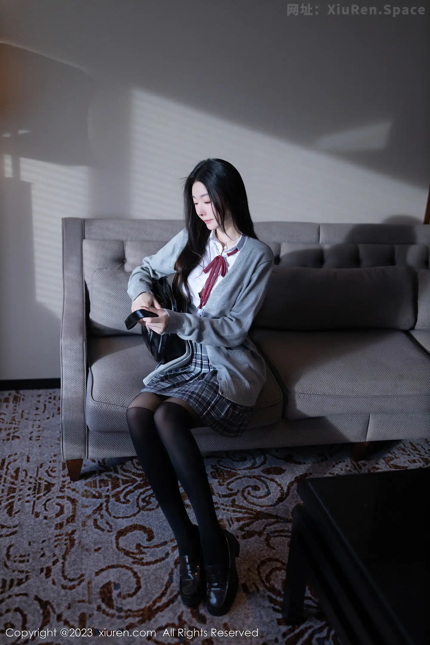 图片[5]-[XiuRen秀人网]VOL.7809 模特小逗逗性感学妹制服露薄纱蕾丝情趣内衣秀曼妙身姿诱惑写真77P-秀人网官方网站